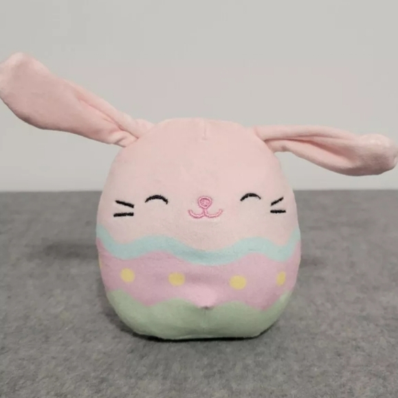 4" Bop the Bunny Egg Capsule Easter Canada Exclusive Kellytoy 2022 Squishmallow - Picture 1 of 2